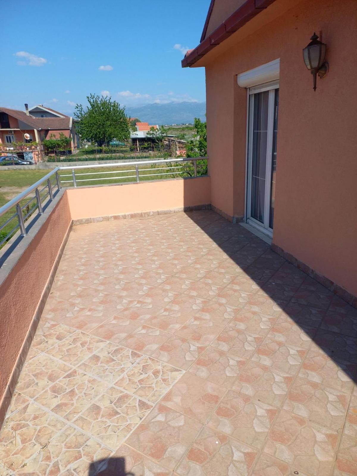 Ostello Traveler'S Rest - Near Podgorica Airport Mitrovici  Esterno foto